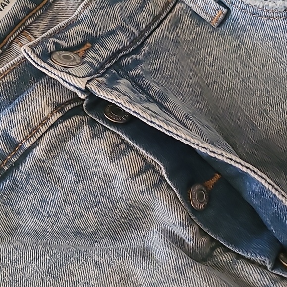 OLD NAVY - Extra High Waist Jean Short - Picture 7 of 7